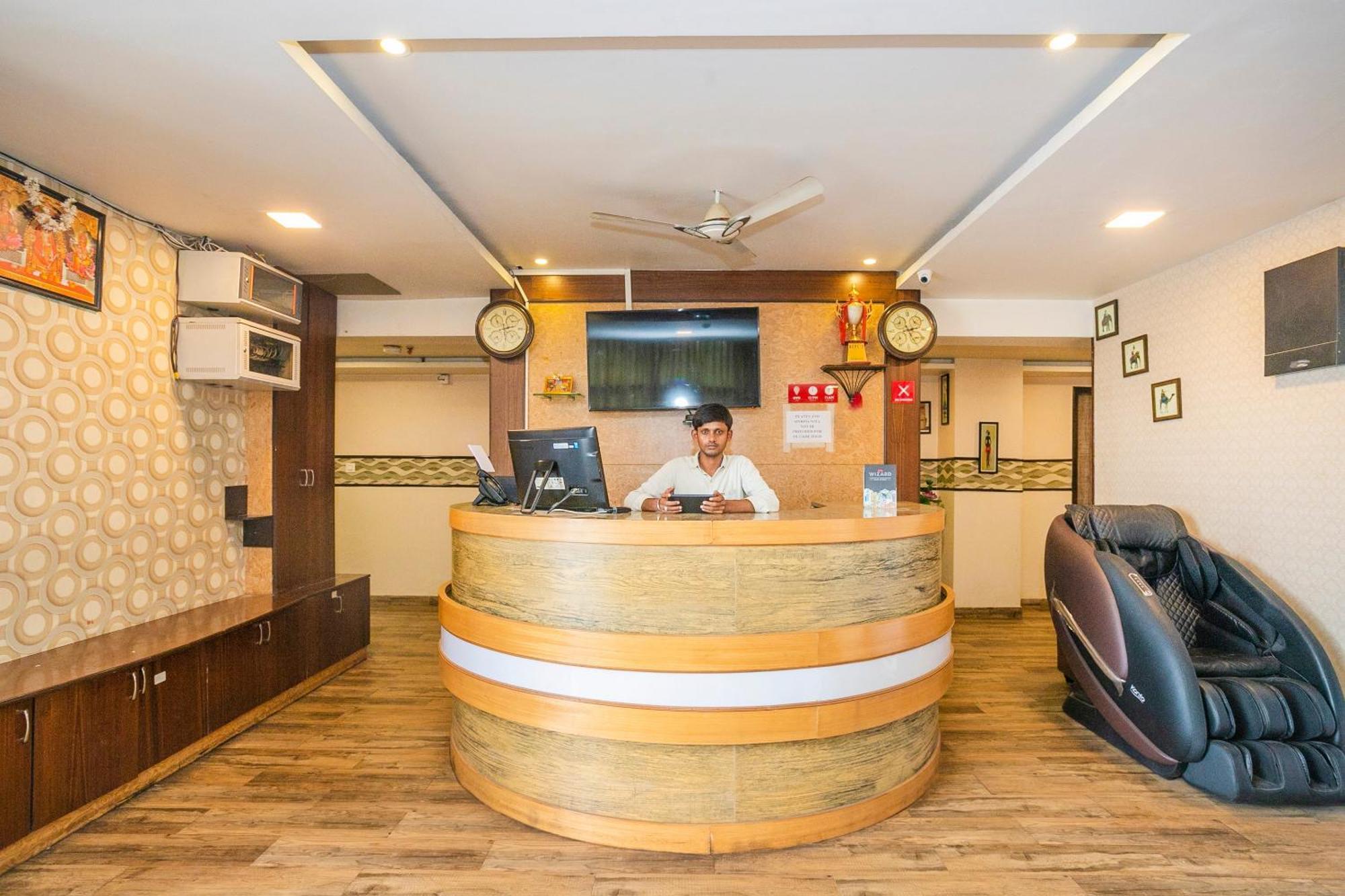 Super Collection O Indian Suites Near Sitara Restaurant Bangalore Luaran gambar