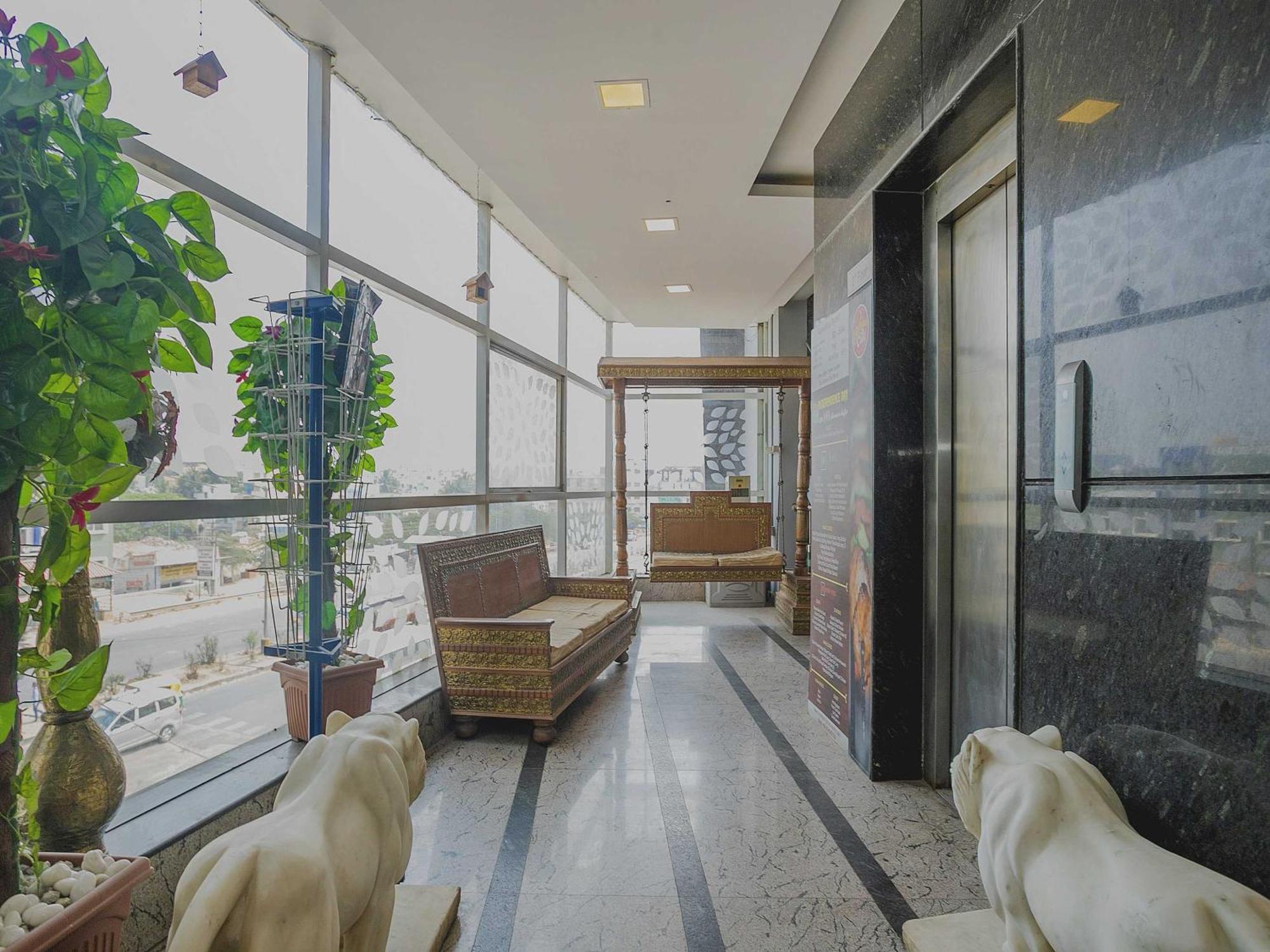 Super Collection O Indian Suites Near Sitara Restaurant Bangalore Luaran gambar