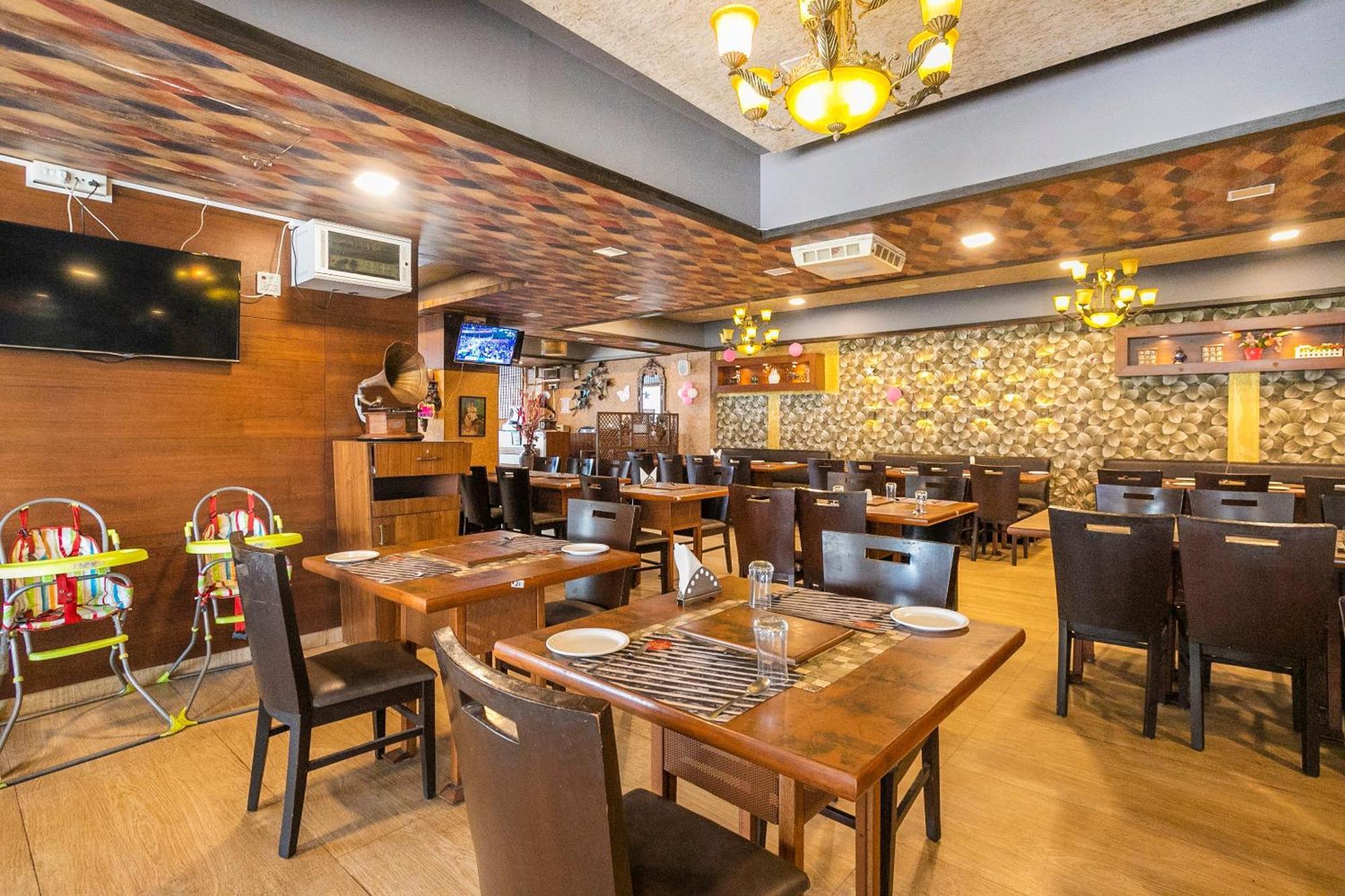 Super Collection O Indian Suites Near Sitara Restaurant Bangalore Luaran gambar