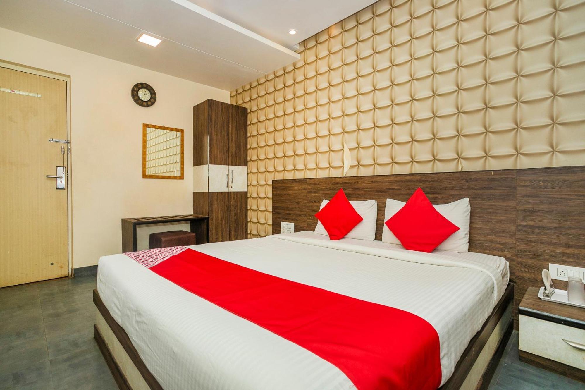 Super Collection O Indian Suites Near Sitara Restaurant Bangalore Luaran gambar
