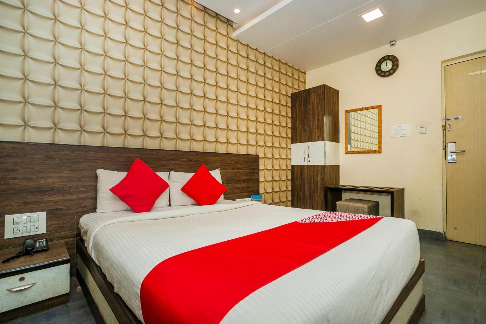 Super Collection O Indian Suites Near Sitara Restaurant Bangalore Luaran gambar