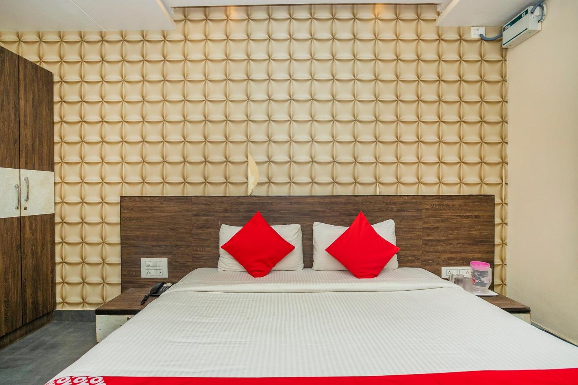 Super Collection O Indian Suites Near Sitara Restaurant Bangalore Luaran gambar