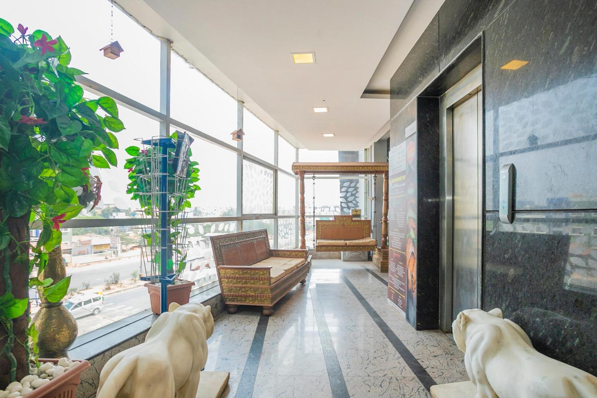 Super Collection O Indian Suites Near Sitara Restaurant Bangalore Luaran gambar
