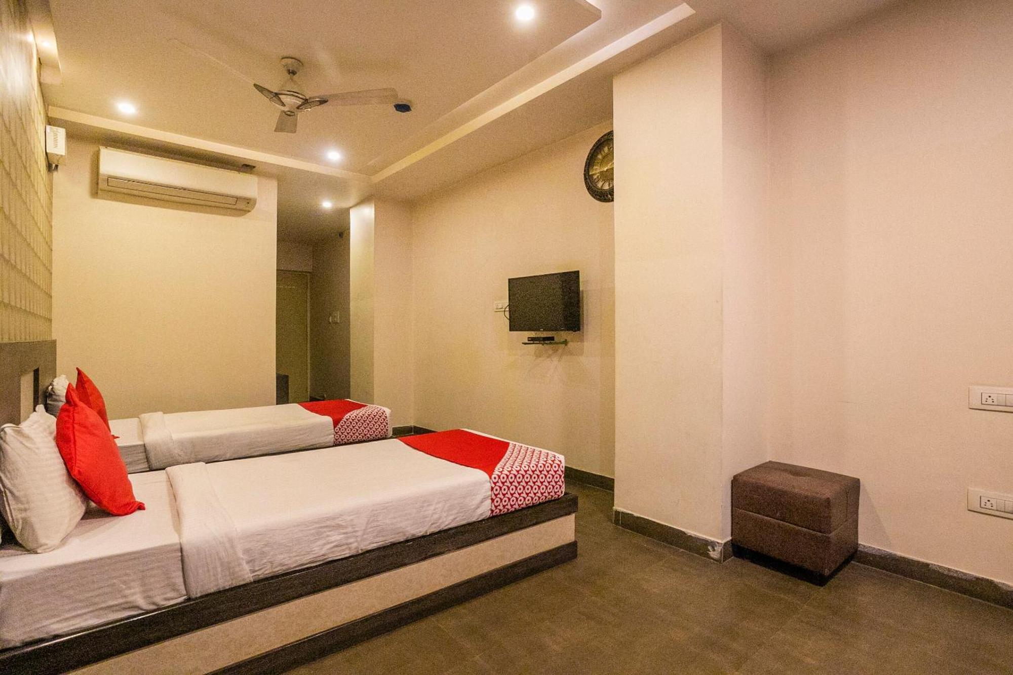 Super Collection O Indian Suites Near Sitara Restaurant Bangalore Luaran gambar