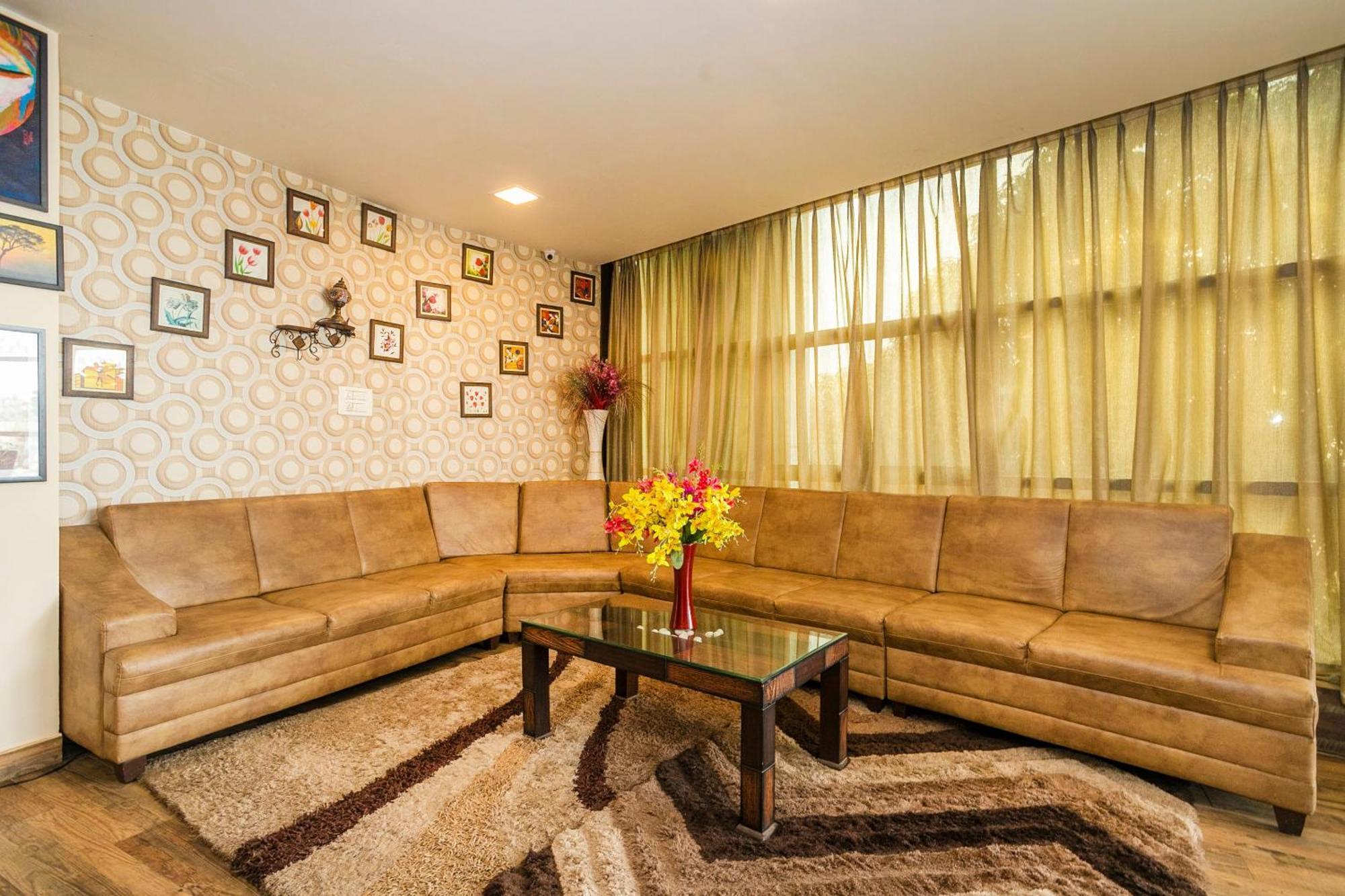 Super Collection O Indian Suites Near Sitara Restaurant Bangalore Luaran gambar